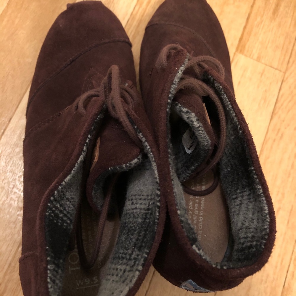 TOMS - Picture 3 of 4